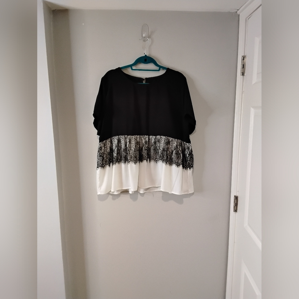 Chic Black and White Lace Women's Blouse